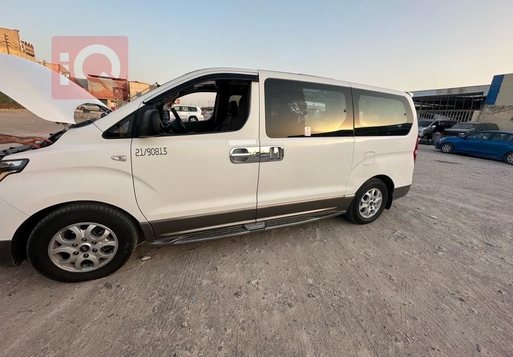 Hyundai Starex
